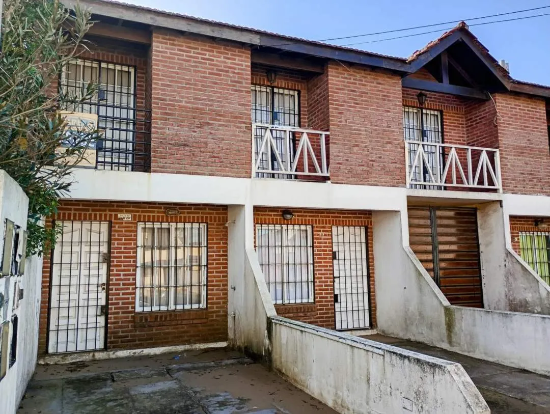 TRIPLEX DE 4 AMBIENTES A METROS DEL MAR