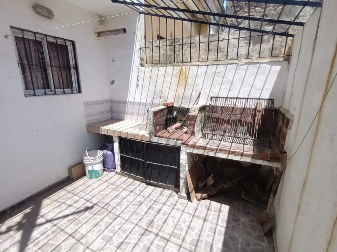 TRIPLEX DE 4 AMBIENTES A METROS DEL MAR