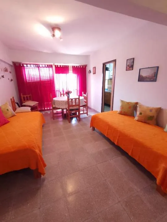 DEPARTAMENTO DE 1 AMBIENTE Y MEDIO - A 200 METROS DEL MAR