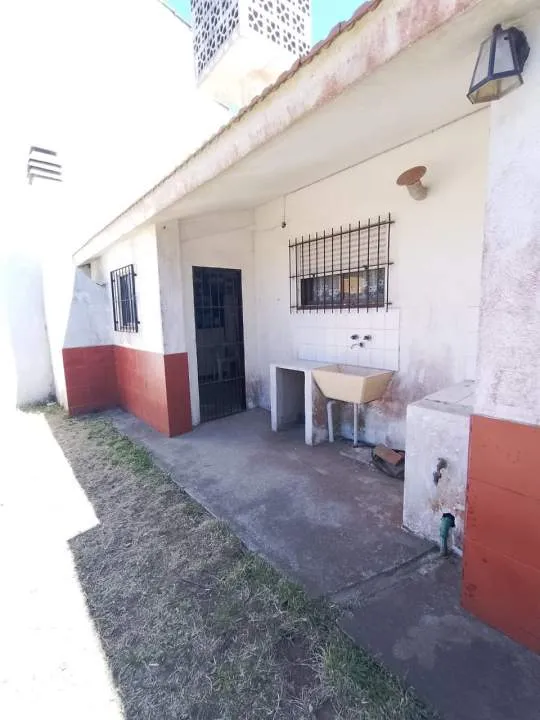 EN VENTA CASA DE 3 AMBIENTES