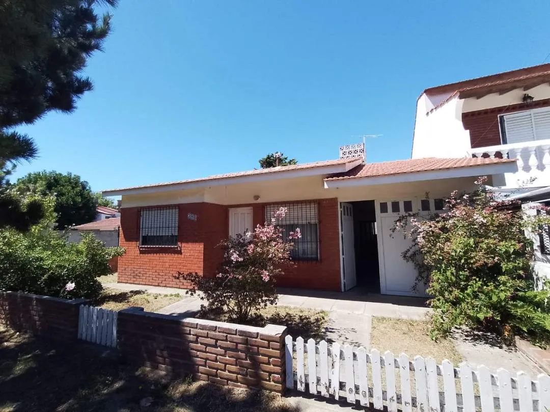 EN VENTA CASA DE 3 AMBIENTES