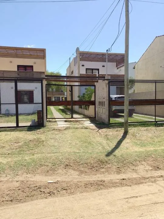 EN VENTA CASA 3 AMBIENTES