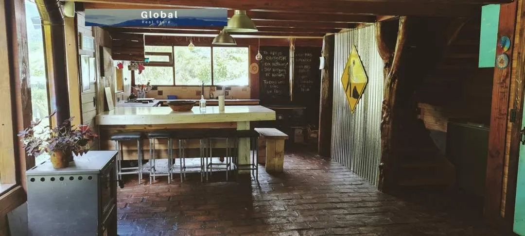 CHACRA CON CASA Y CABAÑAS, MALLÍN AHOGADO BOLSÓN, PATAGONIA ARGENTINA