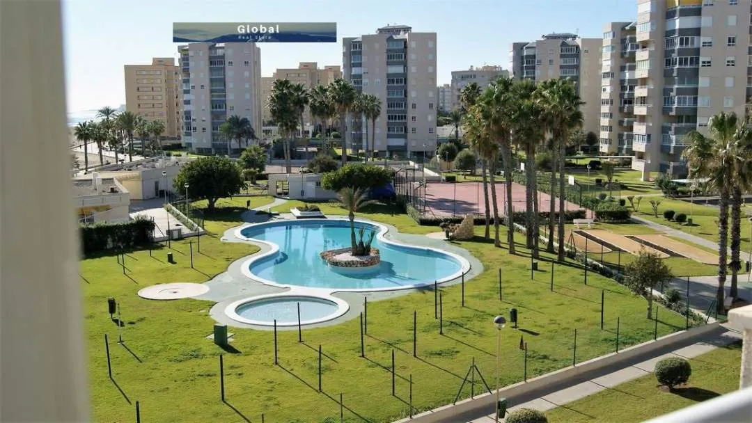 DEPARTAMENTO AL MAR CONDOMINIO URBANOVA PLAYA, ALICANTE ESPAÑA