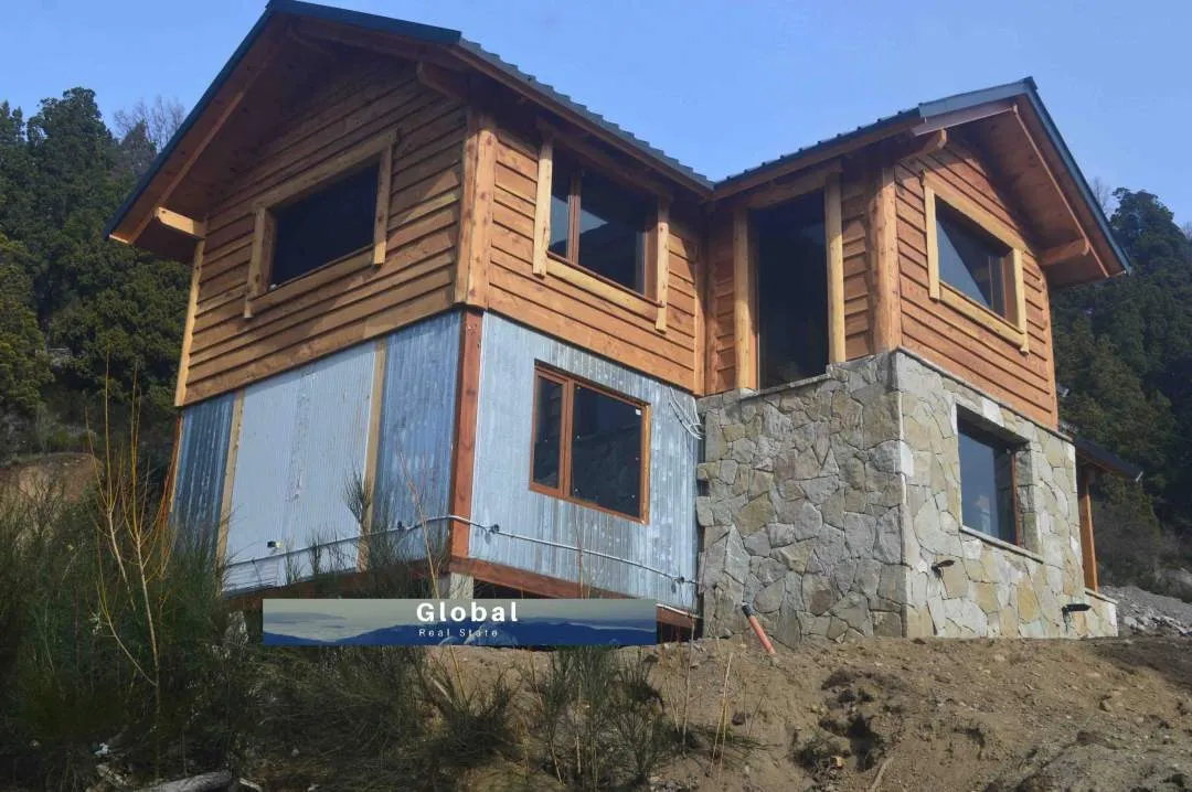 Casas A Estrenar En Barrio Tierra De Sol, San Martín De Los Andes Patagonia Argentina