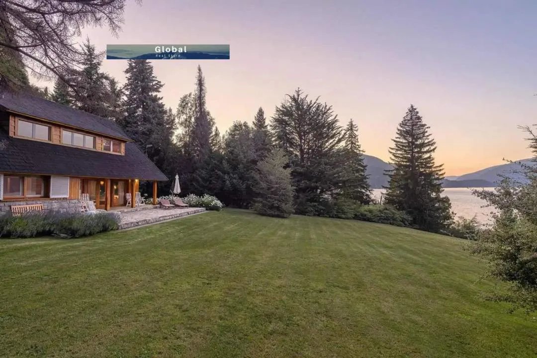 CASA LAGO LOLOG, SAN MARTÍN DE LOS ANDES PATAGONIA ARGENTINA