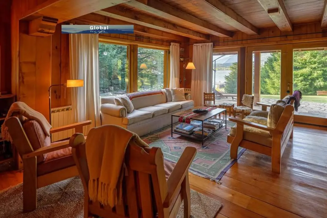 CASA LAGO LOLOG, SAN MARTÍN DE LOS ANDES PATAGONIA ARGENTINA