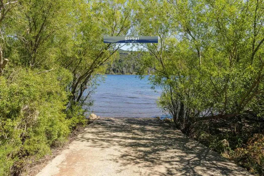 CASA LAGO LOLOG, SAN MARTÍN DE LOS ANDES PATAGONIA ARGENTINA