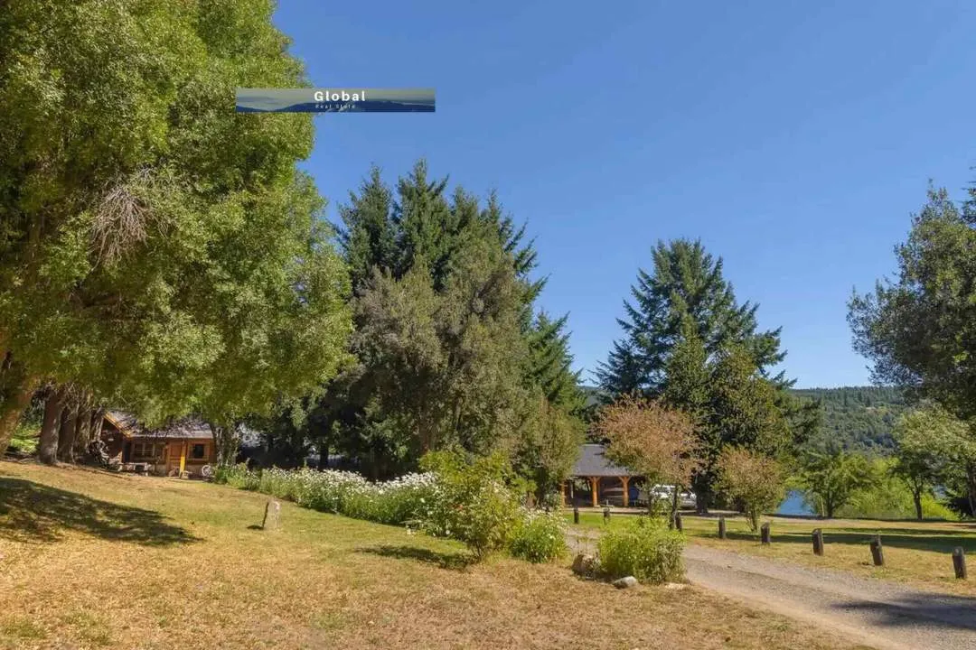 CASA LAGO LOLOG, SAN MARTÍN DE LOS ANDES PATAGONIA ARGENTINA