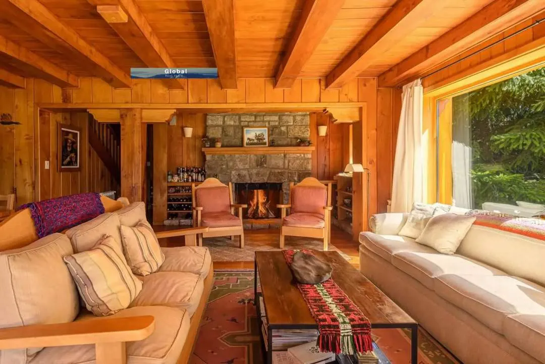 CASA LAGO LOLOG, SAN MARTÍN DE LOS ANDES PATAGONIA ARGENTINA