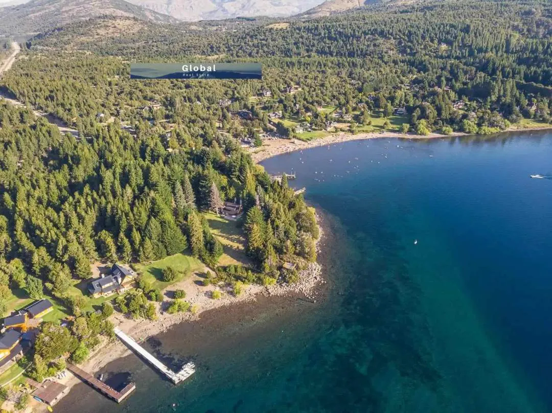 CASA LAGO LOLOG, SAN MARTÍN DE LOS ANDES PATAGONIA ARGENTINA
