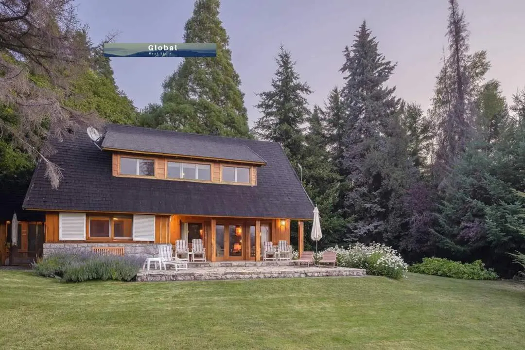 CASA LAGO LOLOG, SAN MARTÍN DE LOS ANDES PATAGONIA ARGENTINA