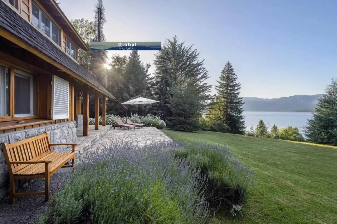 CASA LAGO LOLOG, SAN MARTÍN DE LOS ANDES PATAGONIA ARGENTINA