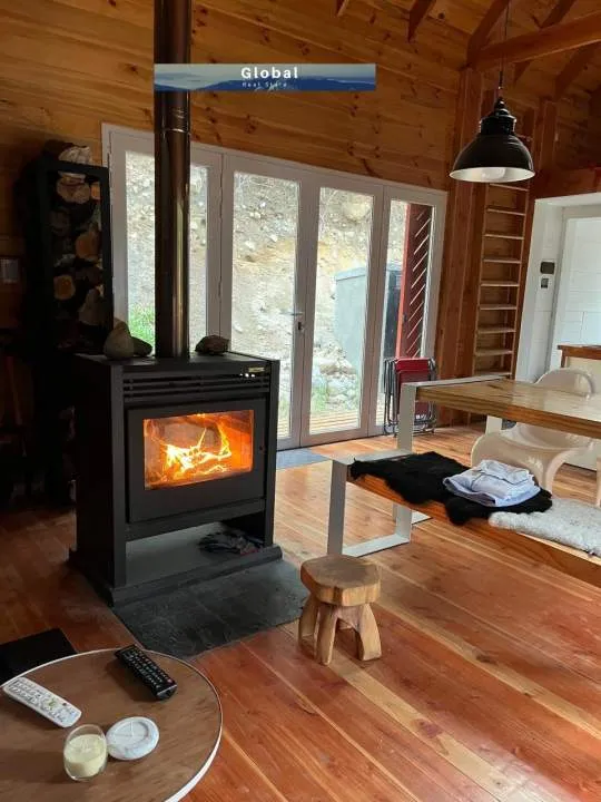 FABULOSA CABAÑA EN BARRIO CERRADO, COSTA LAGO CHOLILA, CHUBUT PATAGONIA ARGENTINA