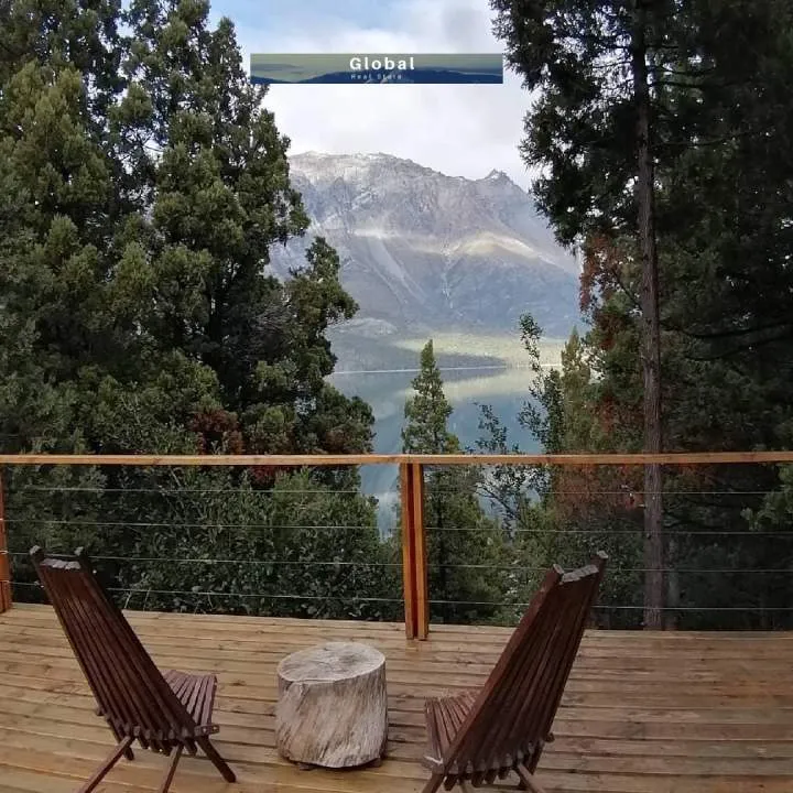 FABULOSA CABAÑA EN BARRIO CERRADO, COSTA LAGO CHOLILA, CHUBUT PATAGONIA ARGENTINA