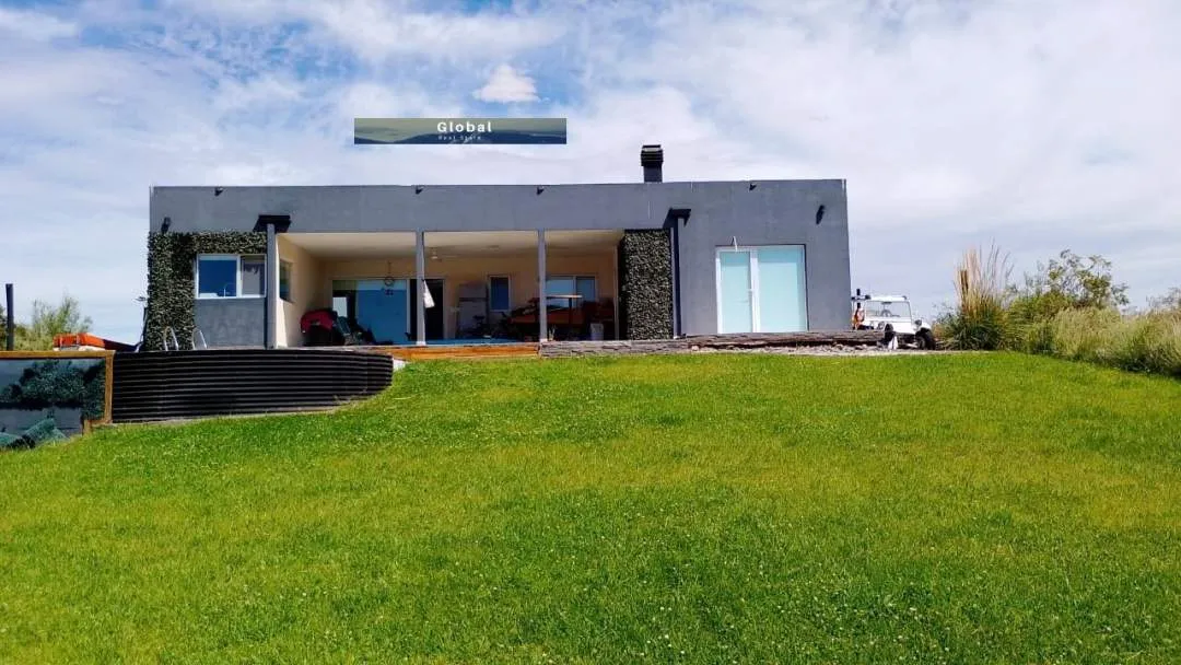 CASA BARRIO LA PENÍNSULA LAGO MARÍ MENUCO, NEUQUÉN PATAGONIA ARGENTINA