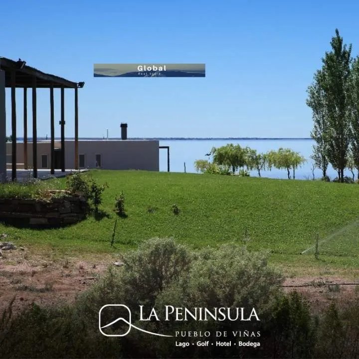 CASA BARRIO LA PENÍNSULA LAGO MARÍ MENUCO, NEUQUÉN PATAGONIA ARGENTINA