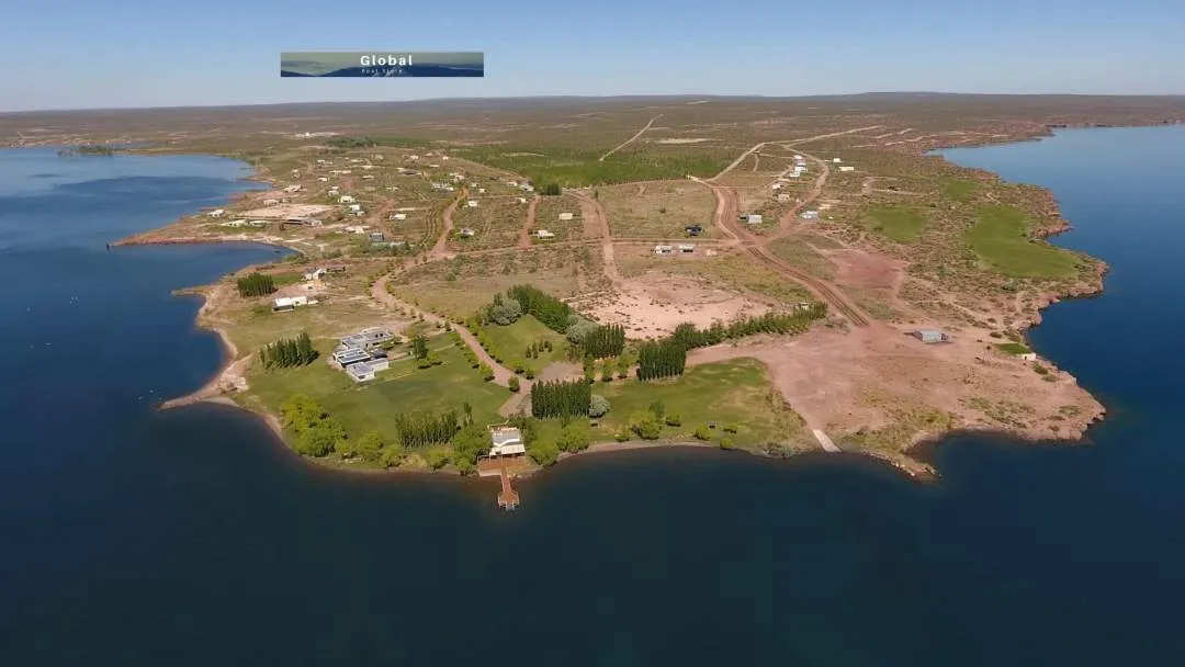 CASA BARRIO LA PENÍNSULA LAGO MARÍ MENUCO, NEUQUÉN PATAGONIA ARGENTINA