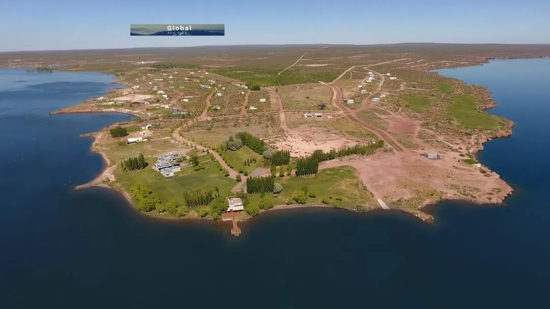 CASA BARRIO LA PENÍNSULA LAGO MARÍ MENUCO, NEUQUÉN PATAGONIA ARGENTINA