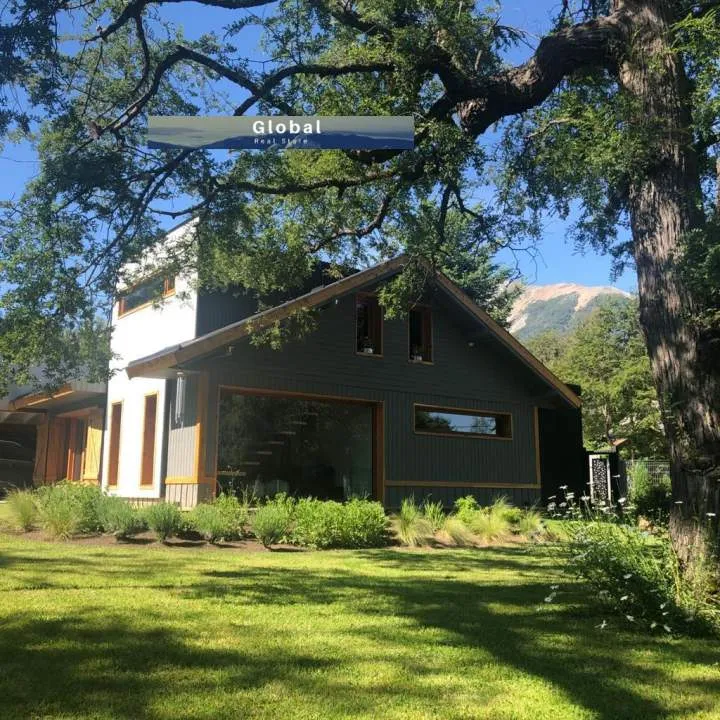 CASA VILLA LA ANGOSTURA, NEUQUÉN PATAGONIA ARGENTINA