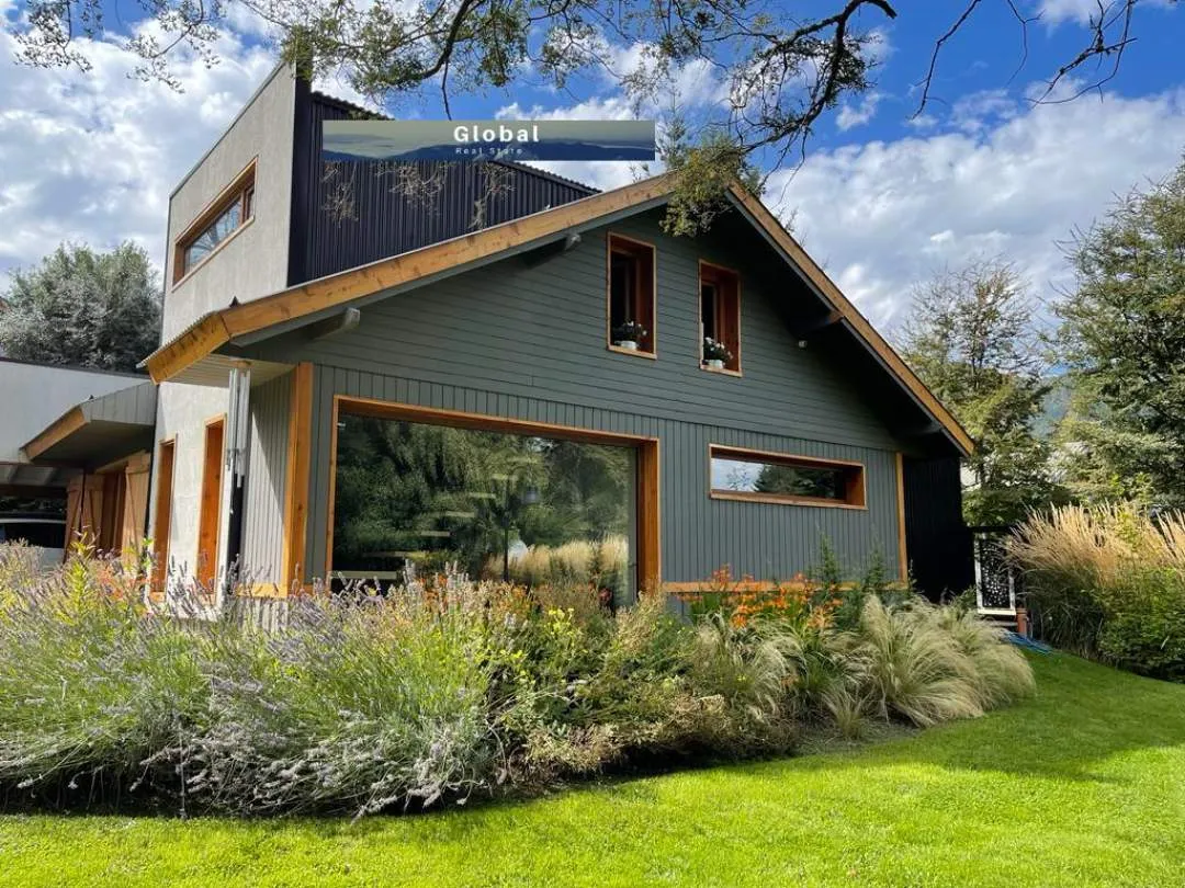 CASA VILLA LA ANGOSTURA, NEUQUÉN PATAGONIA ARGENTINA