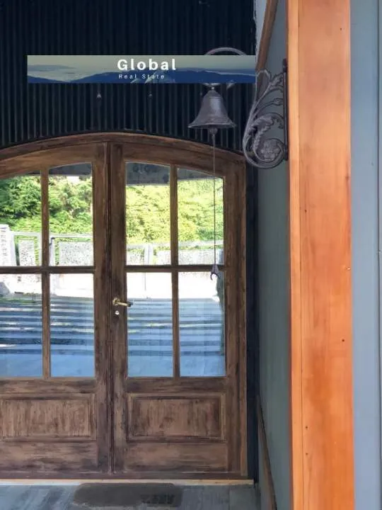 CASA VILLA LA ANGOSTURA, NEUQUÉN PATAGONIA ARGENTINA