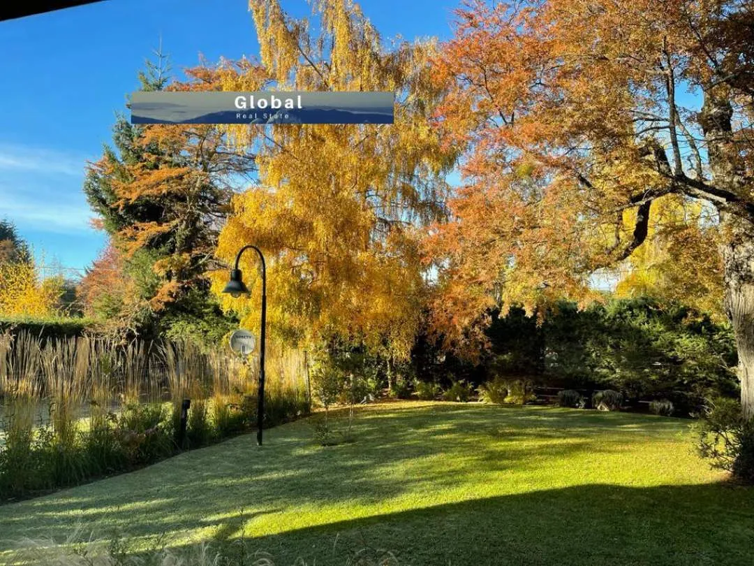CASA VILLA LA ANGOSTURA, NEUQUÉN PATAGONIA ARGENTINA