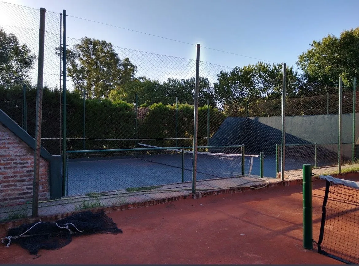 Casa En Venta En Moron En Country Club El Potrero