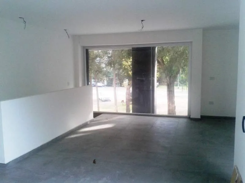 Pinamar | Locales a estrenar sobre Avda. Bunge (Pleno centro)
