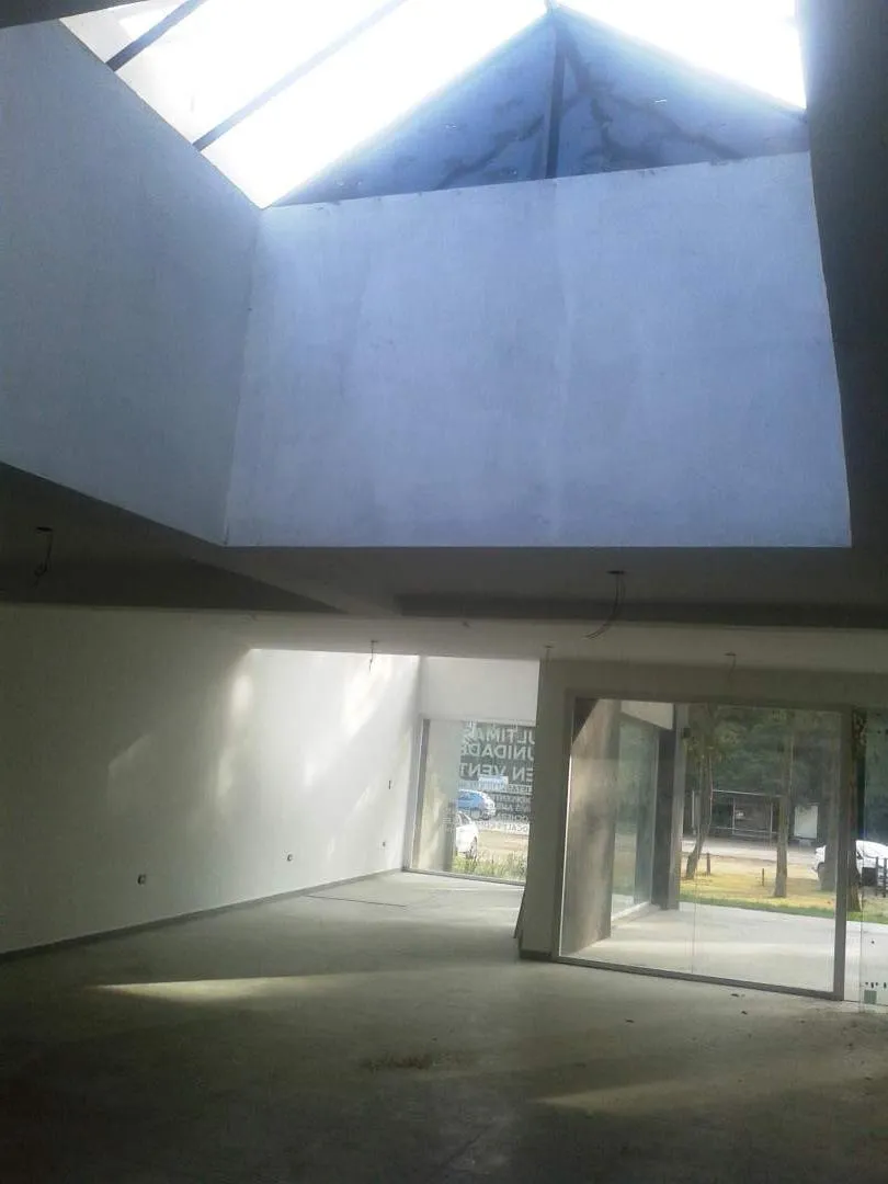 Pinamar | Locales a estrenar sobre Avda. Bunge (Pleno centro)