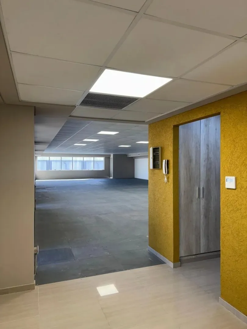 Oficina Comercial 4 Ambientes -morón,bs.as. G.b.a. Zona Oest
