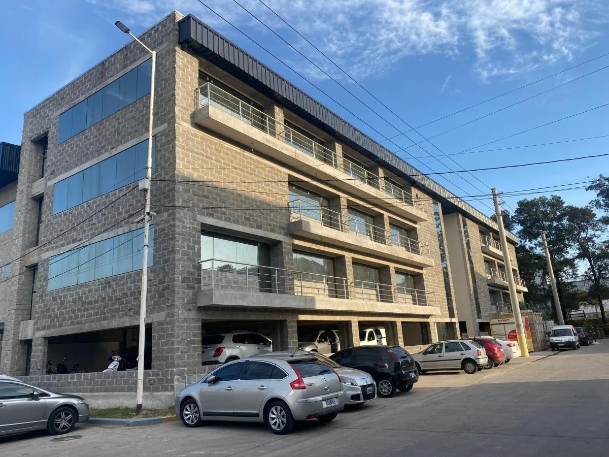 Oficina Comercial 4 Ambientes -morón,bs.as. G.b.a. Zona Oest