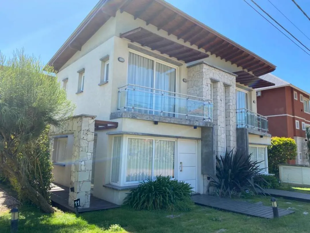 En Valeria del Mar | Dúplex a pasitos del mar!