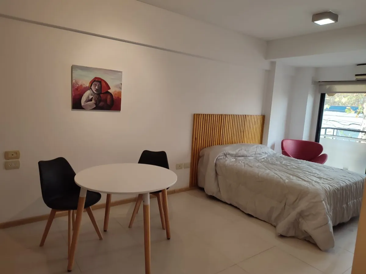 Monoambiente Con Balcón
