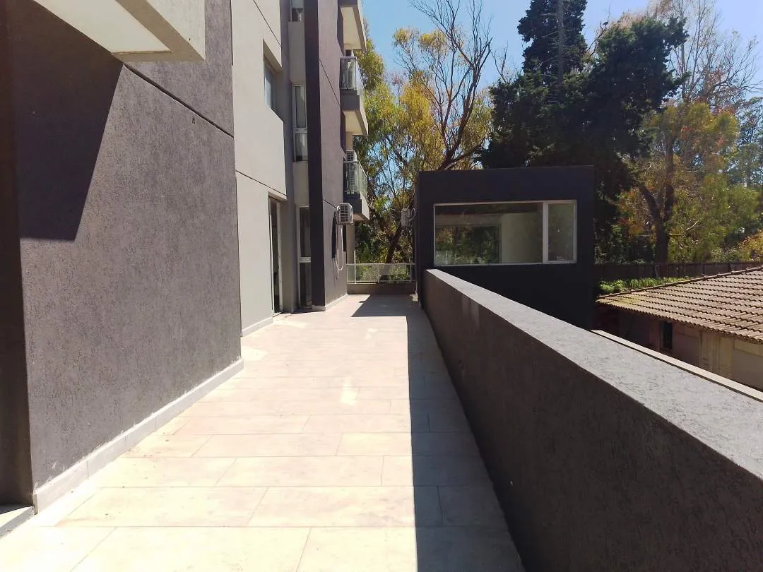 En Pinamar | Local  grande sobre Av. Bunge - A1-