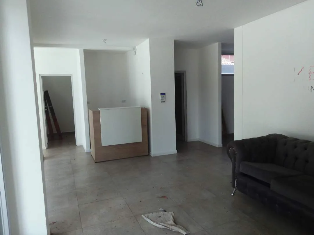 En Pinamar | Local  grande sobre Av. Bunge - A1-