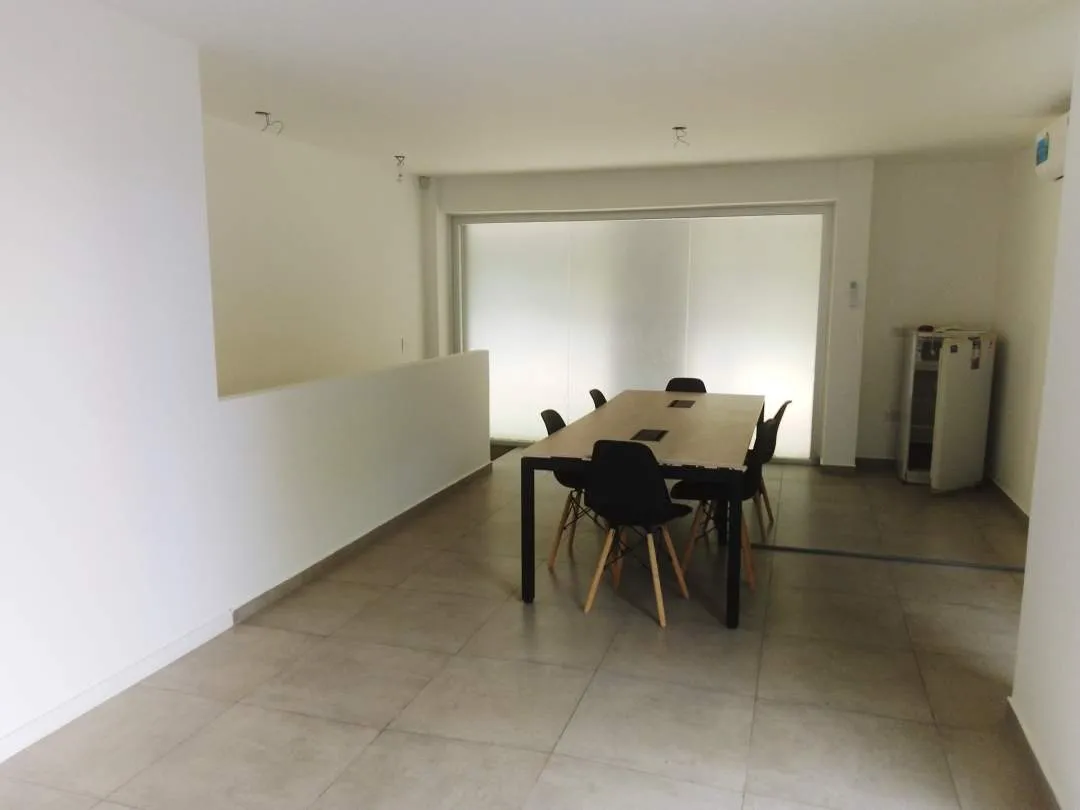 En Pinamar | Local  grande sobre Av. Bunge - A1-