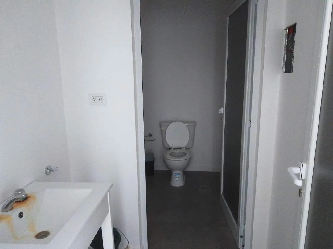 En Pinamar | Local  grande sobre Av. Bunge - A1-