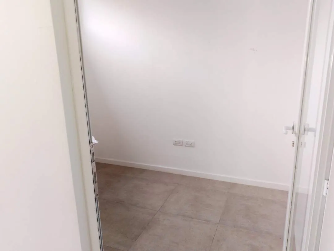 En Pinamar | Local  grande sobre Av. Bunge - A1-