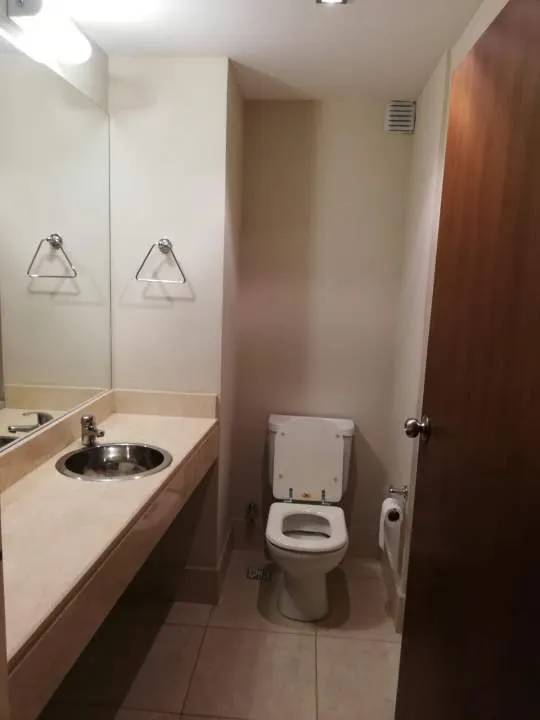 Excelente oficina 4 ambientes moderna, luminosa y con acceso 24/7.