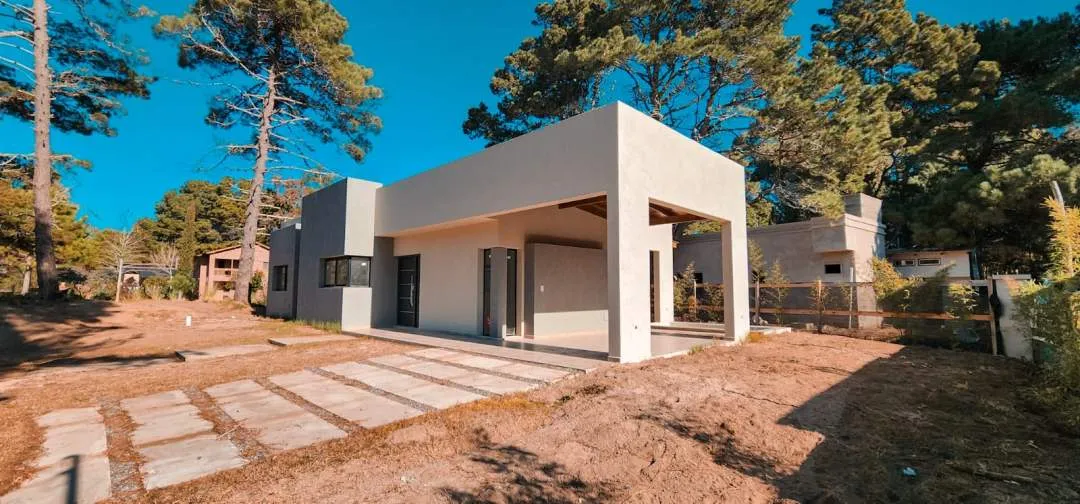 Casa Moderna 3 DORM En Costa Del Este - A ESTRENAR!