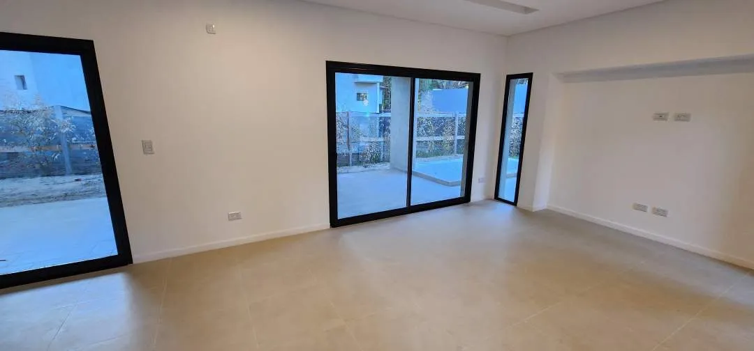 Casa Moderna 3 DORM En Costa Del Este - A ESTRENAR!