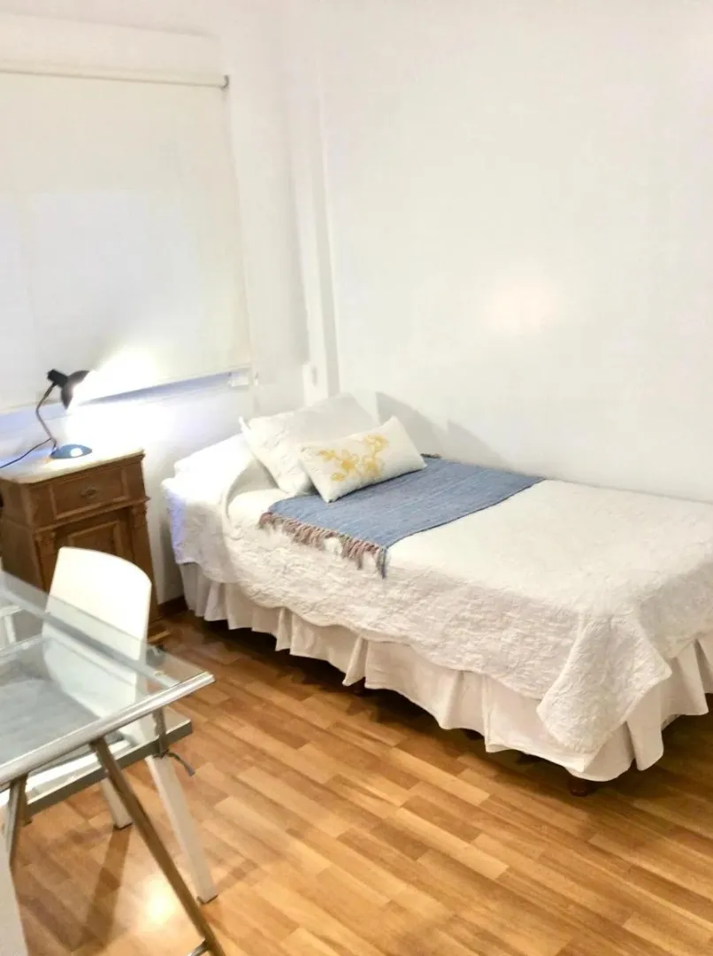 Cuatro Dormitorios Dos Baños Con Cochera, Balcón Y Amenities