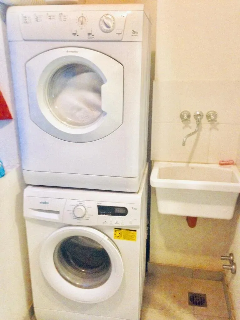Cuatro Dormitorios Dos Baños Con Cochera, Balcón Y Amenities