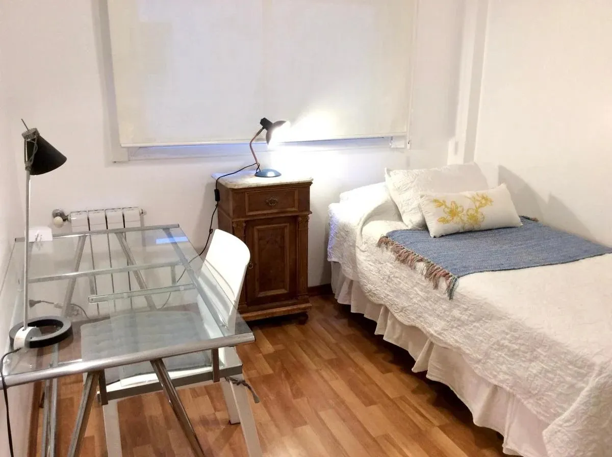 Cuatro Dormitorios Dos Baños Con Cochera, Balcón Y Amenities