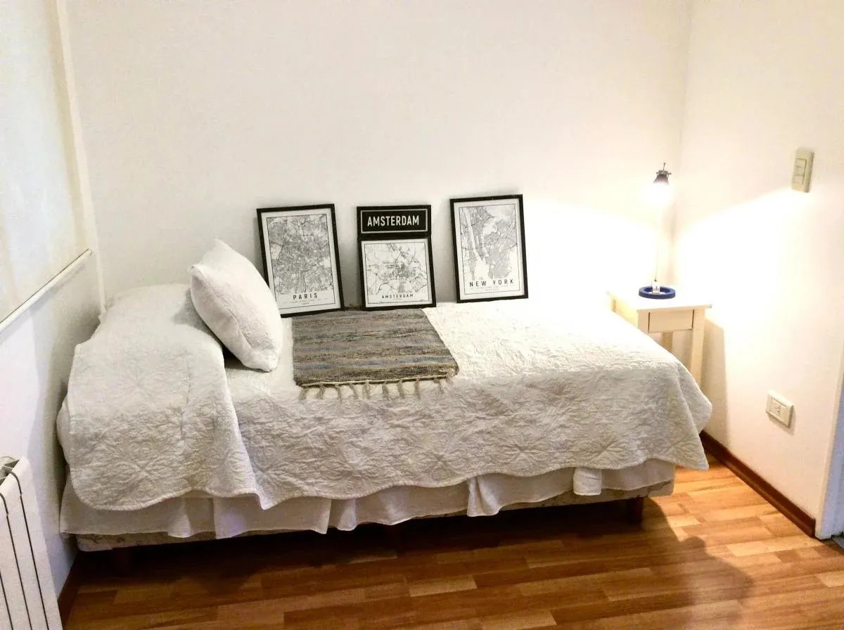 Cuatro Dormitorios Dos Baños Con Cochera, Balcón Y Amenities