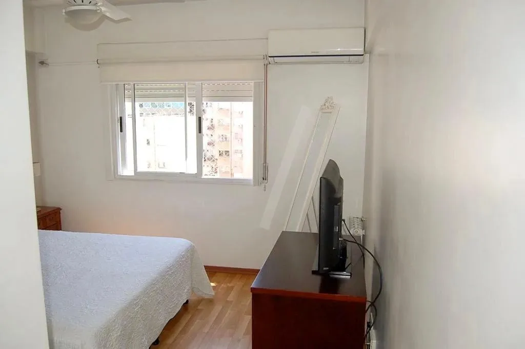 Cuatro Dormitorios Dos Baños Con Cochera, Balcón Y Amenities