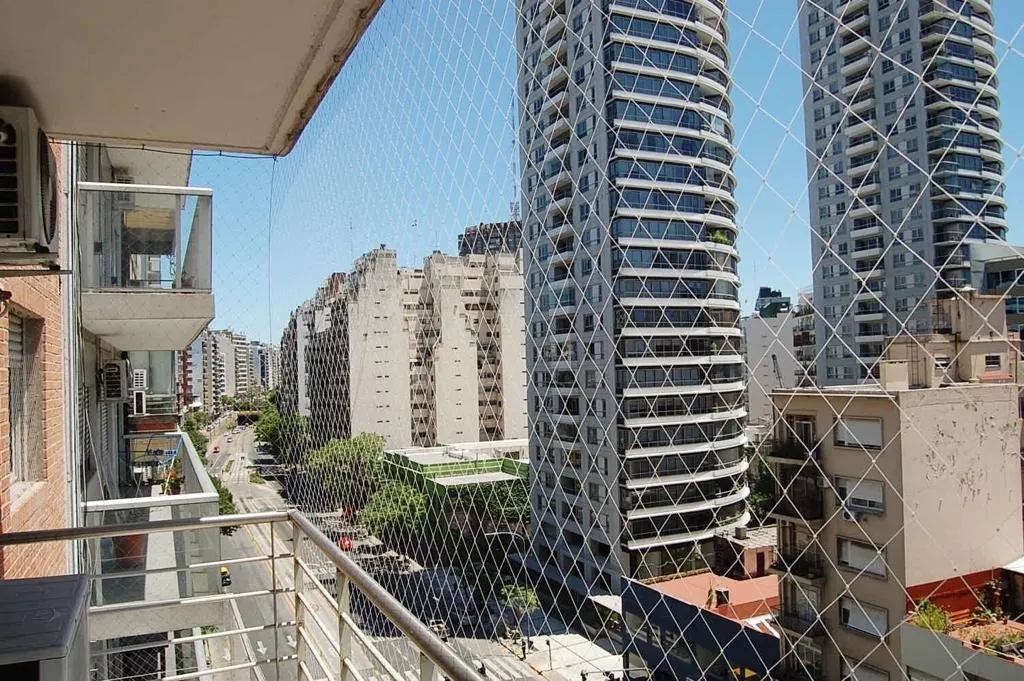 Cuatro Dormitorios Dos Baños Con Cochera, Balcón Y Amenities