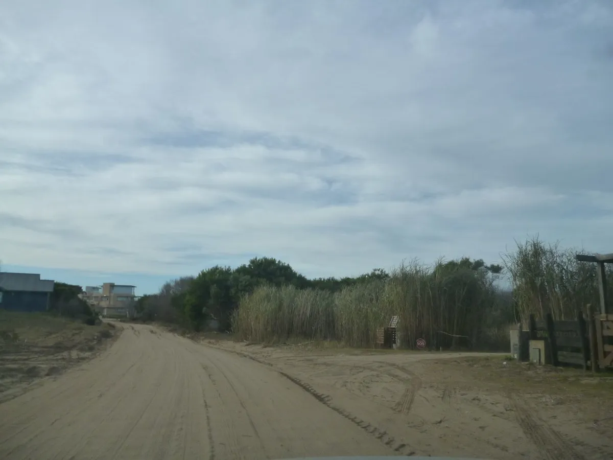 En Cariló | Lote en 2da línea de mar -809,6 m²- ( lote 25 mz 49)