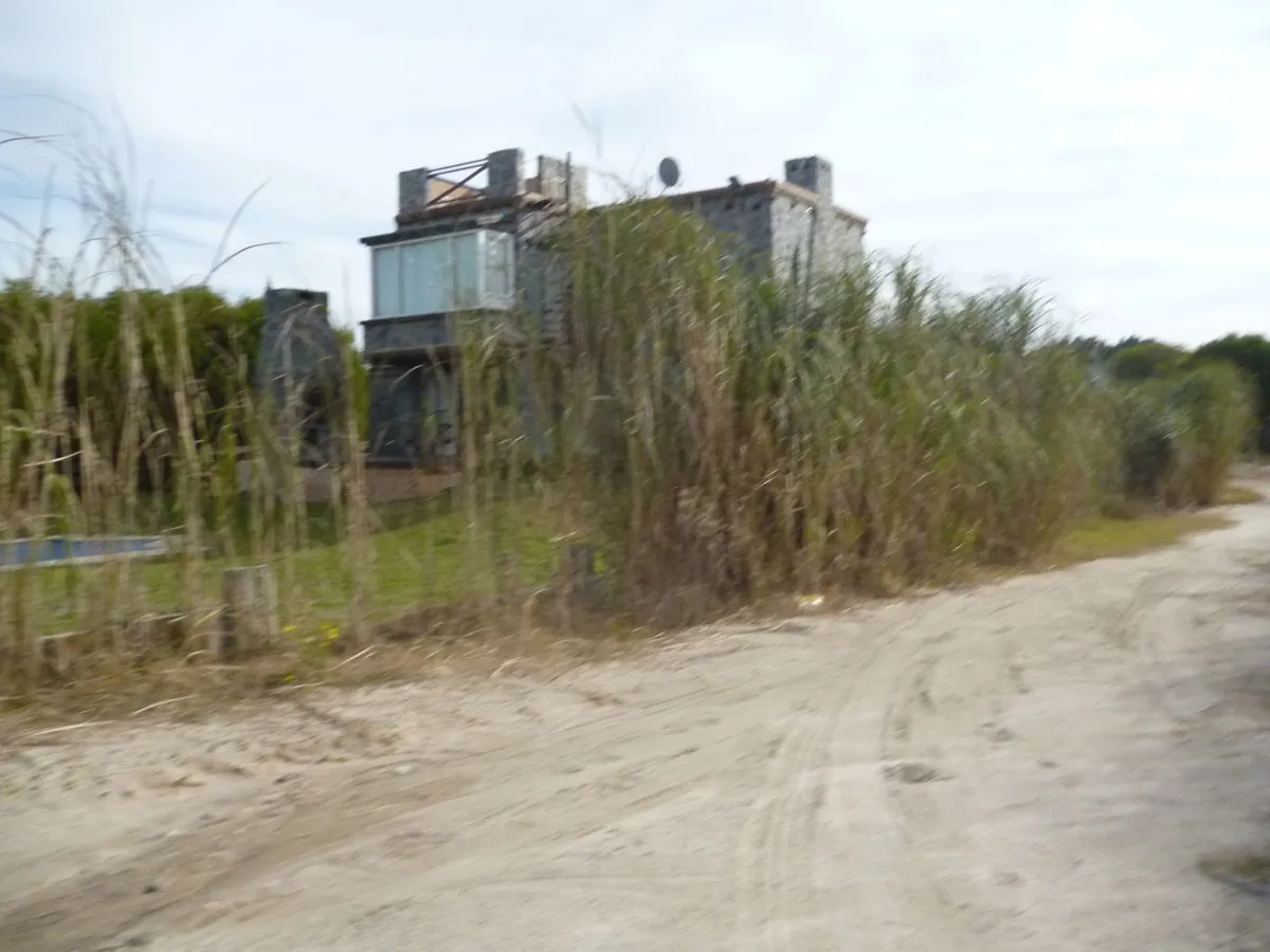 En Cariló | Lote en 2da línea de mar -809,6 m²- ( lote 25 mz 49)